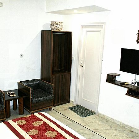 Kaveri Hotel And Restaurant Yamunānagar Eksteriør bilde