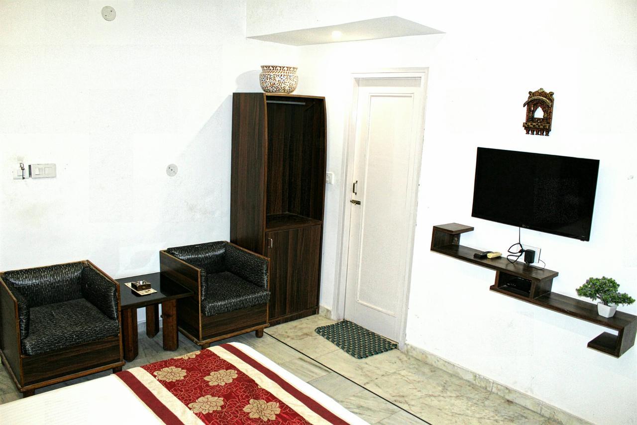 Kaveri Hotel And Restaurant Yamunānagar Eksteriør bilde
